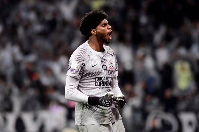Hugo Souza em Corinthians x São Paulo 